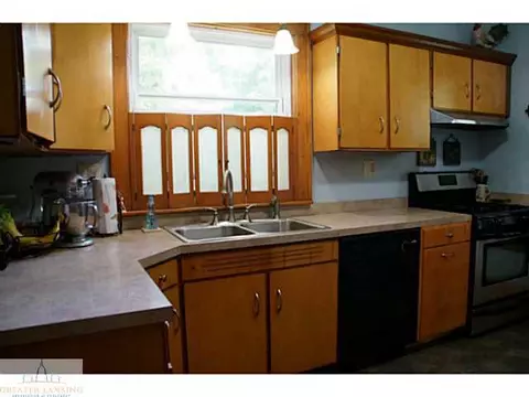 208 E Middle St, Williamston, MI 48895 photo 11