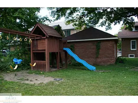 208 E Middle St, Williamston, MI 48895 photo 23