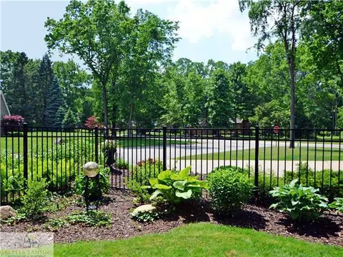 181 Cinnabar Cir, Williamston, MI 48895 photo 23