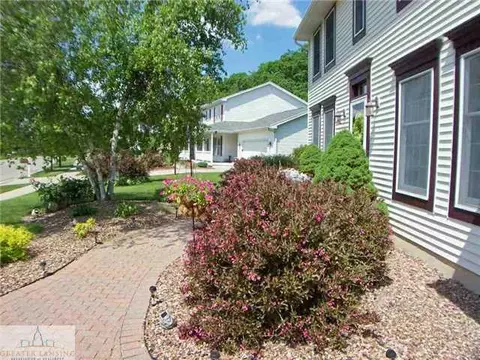 303 Windyrush Ln, Dewitt, MI 48820 photo 2