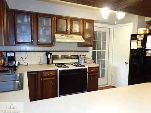 206 Roundtop Rd, Lansing, MI 48917 photo 12