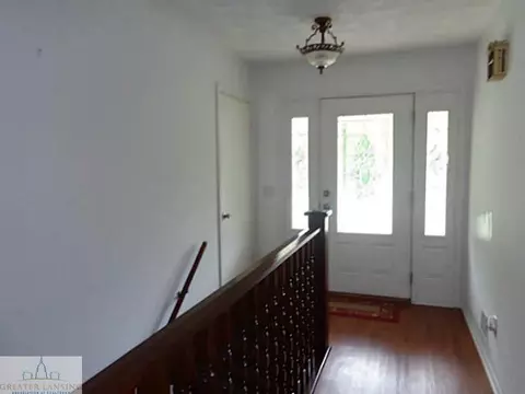 206 Roundtop Rd, Lansing, MI 48917 photo 3