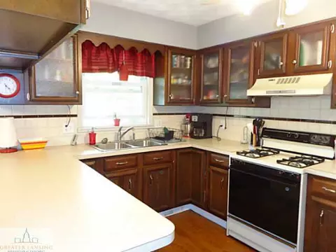 206 Roundtop Rd, Lansing, MI 48917 photo 11