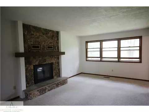1217 Sandhill Dr, Dewitt, MI 48820 photo 2