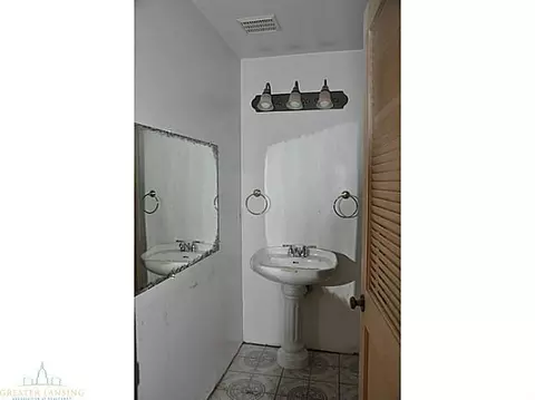 5581 Ann Dr, Bath, MI 48808 photo 9