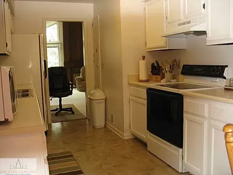 6007 Montevideo #D, Lansing, MI 48917 photo 5