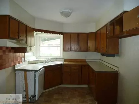 4108 Alpha St, Lansing, MI 48910 photo 4