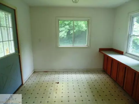 1908 Thompson St, Lansing, MI 48906 photo 5