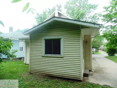 1908 Thompson St, Lansing, MI 48906 photo 25