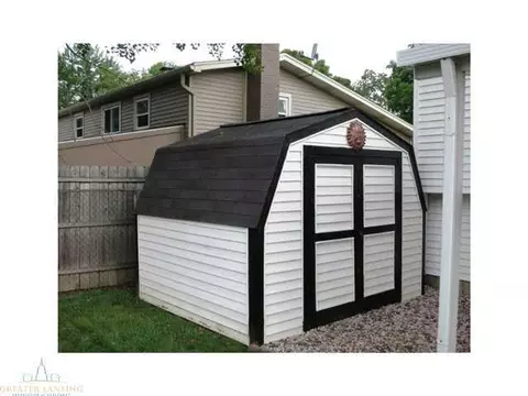 718 Kendon Dr, Lansing, MI 48910 photo 23