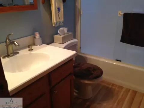 718 Kendon Dr, Lansing, MI 48910 photo 14