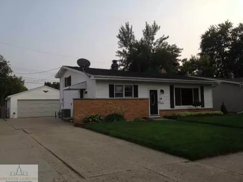 718 Kendon Dr, Lansing, MI 48910 photo 1