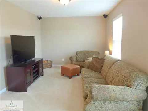15075 Loxley Ln, Lansing, MI 48906 photo 6
