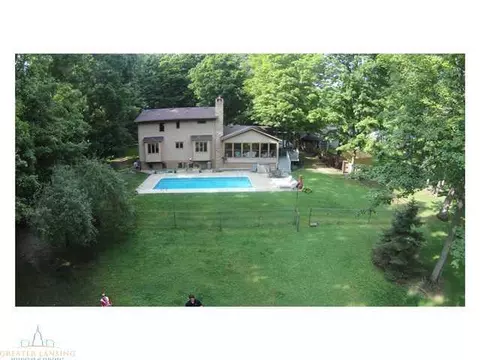4233 Driftwood Dr, Dewitt, MI 48820 photo 5