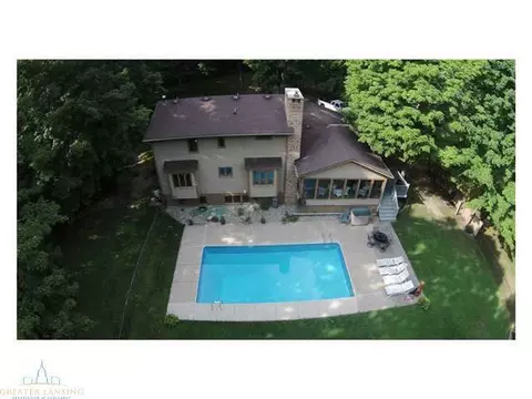 4233 Driftwood Dr, Dewitt, MI 48820 photo 4