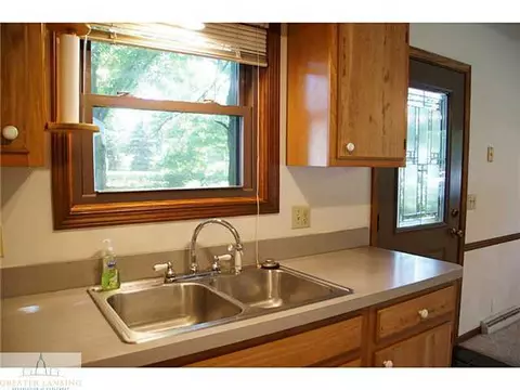 108 Manchester, Dewitt, MI 48820 photo 7