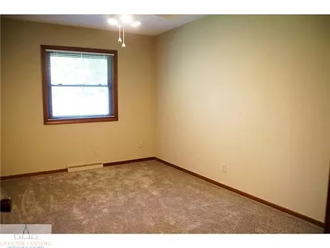 108 Manchester, Dewitt, MI 48820 photo 18