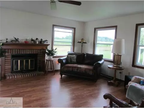 6942 E Cutler, Bath, MI 48808 photo 3