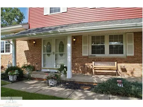 1807 Willowbrook, Lansing, MI 48917 photo 2