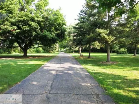 4229 W Howe Rd, Dewitt, MI 48820 photo 2