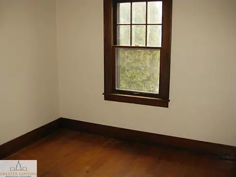 1013 Cleo, Lansing, MI 48915 photo 9
