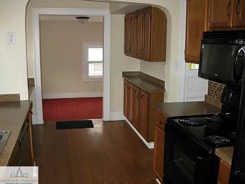 1013 Cleo, Lansing, MI 48915 photo 5