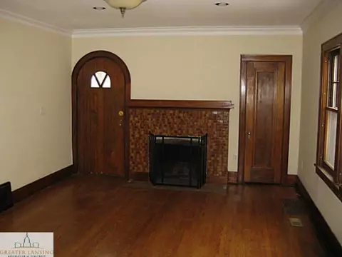 1013 Cleo, Lansing, MI 48915 photo 3
