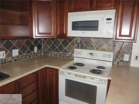 6079 Beechwood Dr, Haslett, MI 48840 photo 3