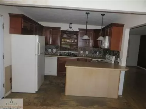 6079 Beechwood Dr, Haslett, MI 48840 photo 2