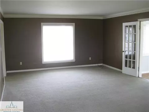 303 N N Brg, Dewitt, MI 48820 photo 5