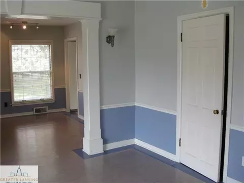 303 N N Brg, Dewitt, MI 48820 photo 12