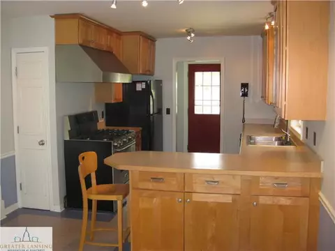 303 N N Brg, Dewitt, MI 48820 photo 7