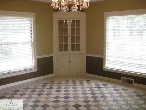 303 N N Brg, Dewitt, MI 48820 photo 13