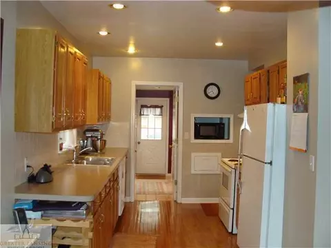 218 E Main St, Grand Ledge, MI 48837 photo 7