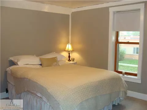 218 E Main St, Grand Ledge, MI 48837 photo 16