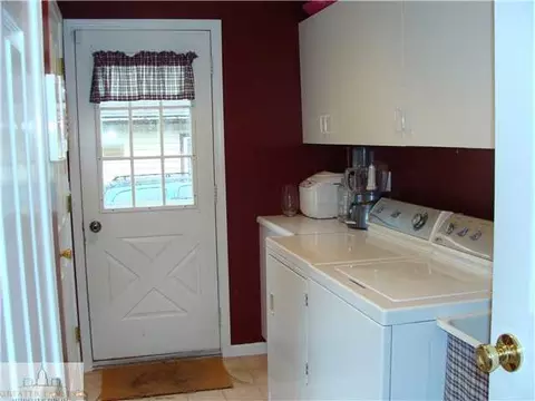 218 E Main St, Grand Ledge, MI 48837 photo 11