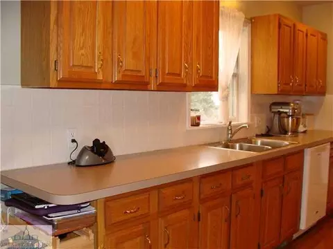218 E Main St, Grand Ledge, MI 48837 photo 8