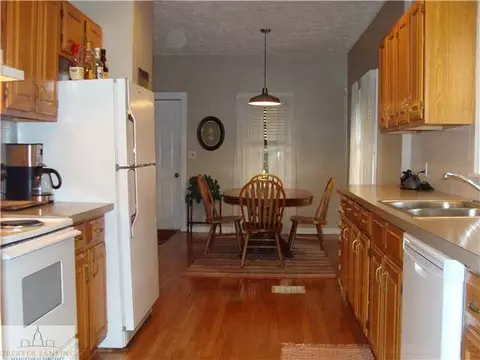 218 E Main St, Grand Ledge, MI 48837 photo 10