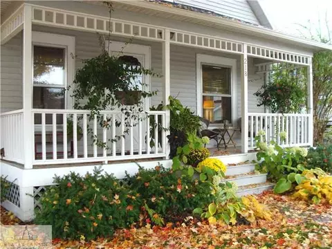 218 E Main St, Grand Ledge, MI 48837 photo 21