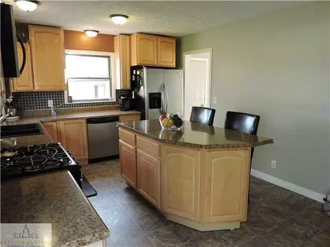 13603 S M-52, Perry, MI 48872 photo 4