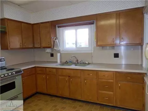 210 E Riv, Grand Ledge, MI 48837 photo 6