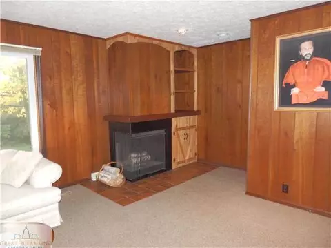 210 E Riv, Grand Ledge, MI 48837 photo 9