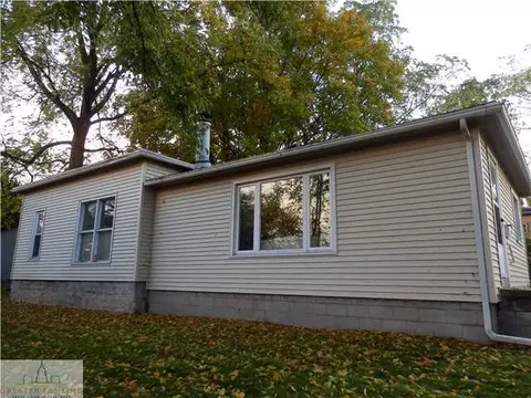 210 E Riv, Grand Ledge, MI 48837 photo 3