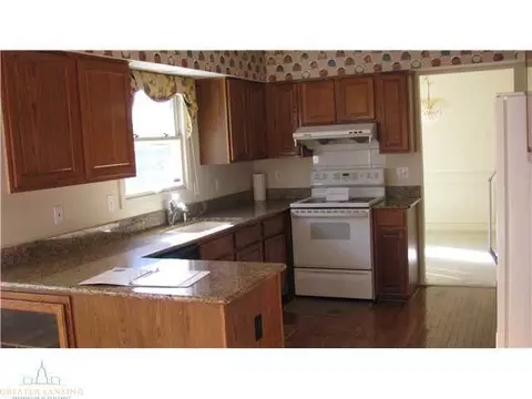 1617 Downing, Haslett, MI 48840 photo 2