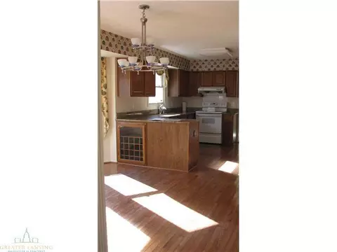 1617 Downing, Haslett, MI 48840 photo 3