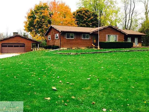 4290 Sleight Rd, Bath, MI 48808 photo 2