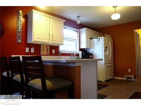 1300 Wickham Dr, Lansing, MI 48906 photo 4