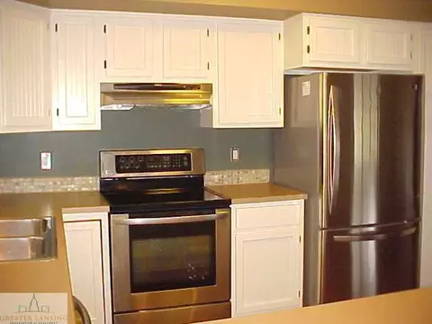 1924 Persimmon Path, Holt, MI 48842 photo 4
