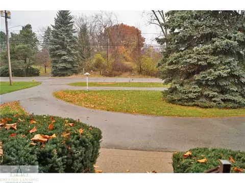 2704 Forest Rd, Lansing, MI 48910 photo 24