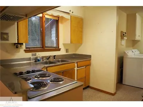 2704 Forest Rd, Lansing, MI 48910 photo 8